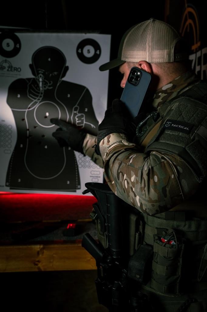 apple-iphone-15-tactical-magforce-hyperstealth-20-hatlap-tok-vilagosszurke_4.jpg